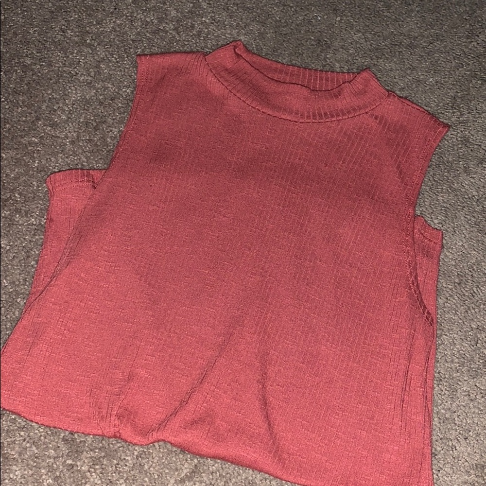 MOCK NECK SLEEVELESS TOP